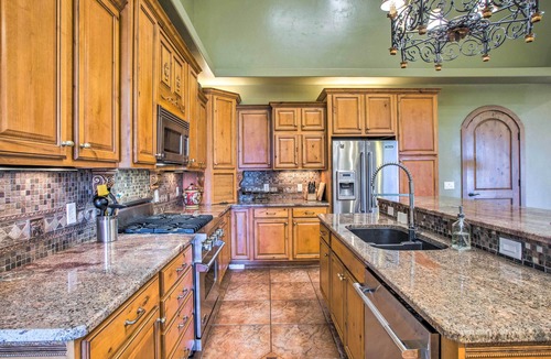 Redlands Cottage | Spacious Grand Junction Home w/Mountain View
