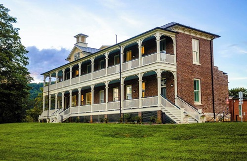 Lead Mines Hotel | Spacious Historic King Room by New River Trail