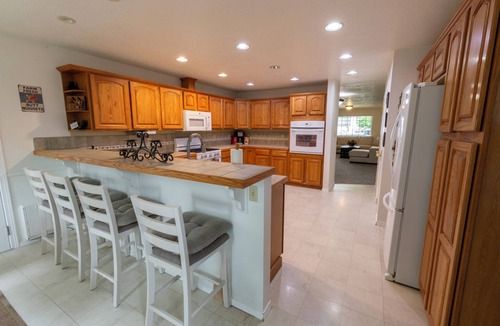 Emmett House | spacious home with huge kitchen in the heart of Emmett kid friendly