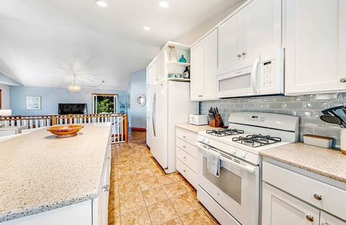 Tolovana Park House | Spacious home with fenced yard, deck, grill, fast WiFi, & game room