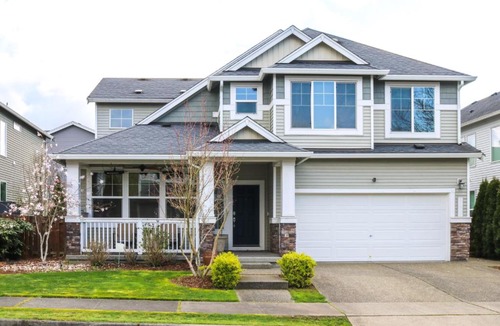 Kent House | Spacious Kent Home Near SeaTac Airport w/Patio