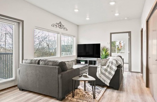 South Perry District Apartment | Spacious NEW 2 bed 2 bath apt by Downtown Spokane