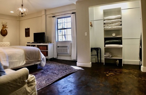 Mandeville Apartment | Spacious Old Mandeville Apartment on Bike Trail