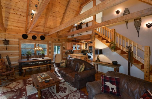 Seven Devils Cabin | 🍁Spacious Pvt 3-Level 2-Deck Cabin🍁2Grt Rm/2K/1Q/2Bunk🍁Updated🍁Mins to Boone