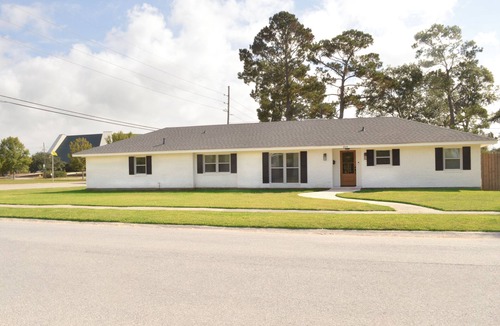 Hammond House | Spacious, Remodeled Home in the Heart of Hammond