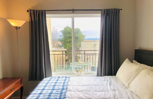 View Ridge Condo | Spacious Seattle Retreat Near Beach, Trails & Parks