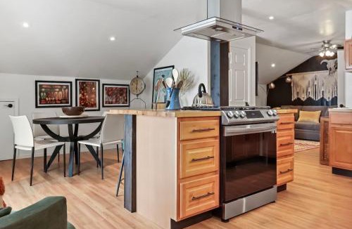 Durango Apartment | Spacious Studio Unit 5 with Gorgous Canyon Views