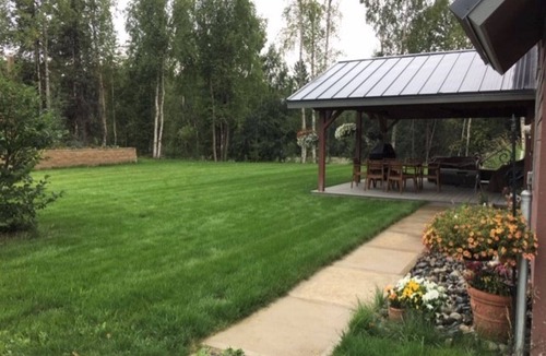 Susitna North House | Spacious Talkeetna home on Ruth Glacier Avenue