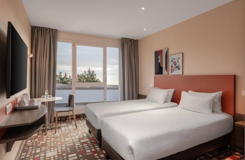 Genas Hotel | Spark by Hilton Lyon Eurexpo