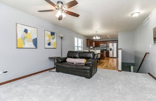 Cedar Rapids House | Stadium House - Next to Kernels/Roughriders Arena