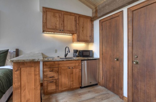 Purgatory Condo | Starlight Suite | AC, Pool, Hot Tub, Golf & Ski