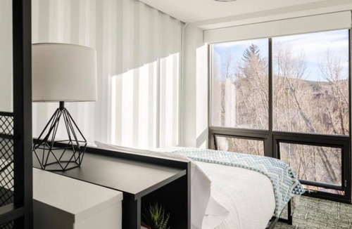 Silverthorne Hotel | Stay Close & Comfortable – 3 Modern Units, Walk to Shops, Cafés & Music