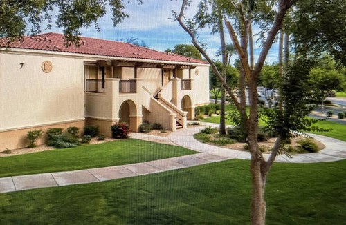 South Mountain Apartment | Stay & Play