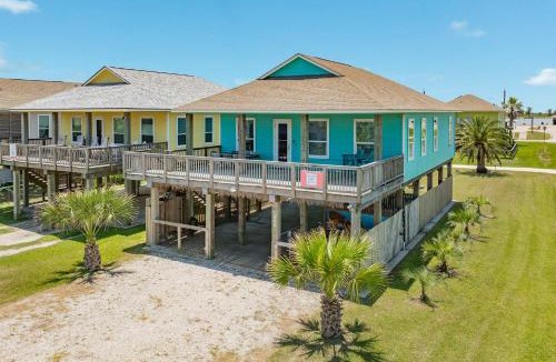Surfside Beach House | Steps from the Jetty & Beach