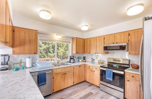 Ocean Park House | Steps to beach, Ping Pong, XBox, Foosball, WiFi, Private Deck (SandCastle)