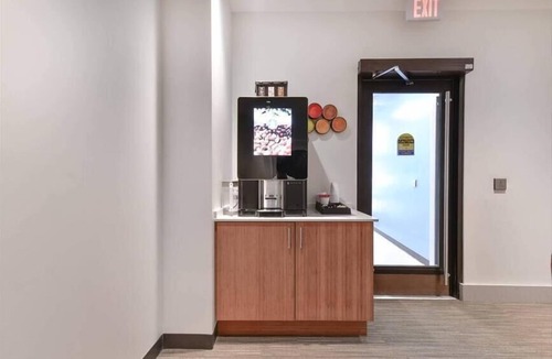 Chinatown Apartment | Steps to Boston Common 2 BR | Full Kitchen