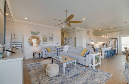Crystal Beach House | Steps to Crystal Beach: Gem w/Ocean-View Deck!