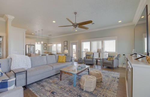 Crystal Beach House | Steps to Crystal Beach: Gem w/Ocean-View Deck!