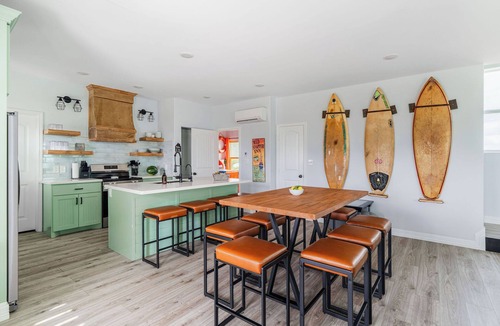 Surfside Beach House | Steps to Surfside Beach | Games, Views & Pets
