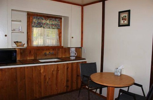 Gold Bar Hotel | Stevens Pass Motel