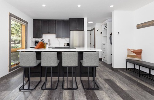 Big Sky Condo | Stillwater Studio 1037