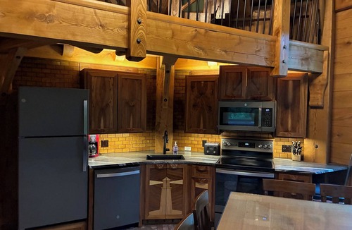 Burtrum Cabin | Stoney Ridge Lighthouse