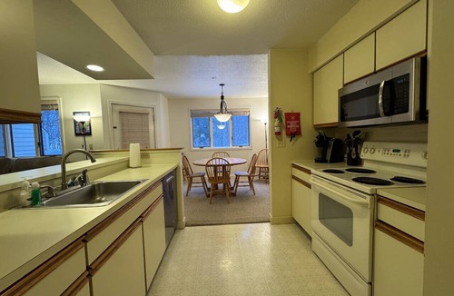 Stratton Mountain Apartment | Stratton Vantage Point Condo