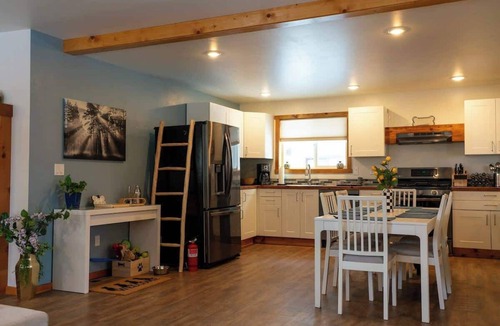 Silverton House | Stu Dog's House Summa