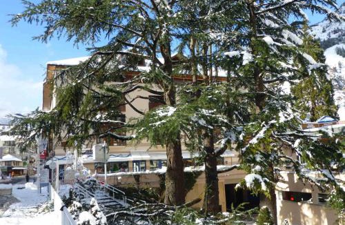 Brides-les-Bains Apartment | Studio 2* avec balcon, WiFi et parking, centre-ville Brides-les-Bains