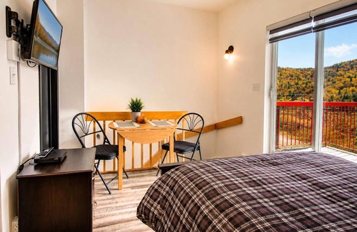 Notre-Dame-Auxiliatrice-de-Buckland Apartment | Studio de Ski 64-2 | Studio Mont du Midi