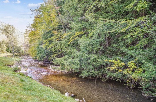 West Bridgewater Hotel | Studio Queen/Sleeper sofa with outdoor heated pool 107