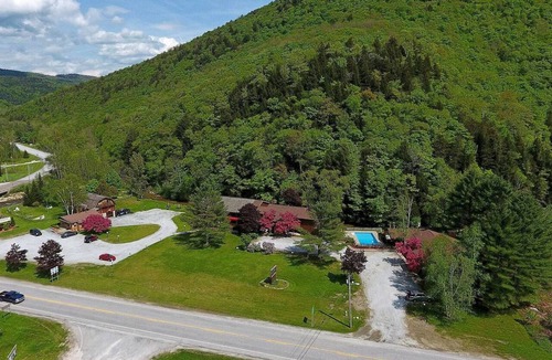 West Bridgewater Hotel | Studio Queen/Sleeper sofa with outdoor heated pool 107