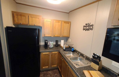 Odessa Apartment | Studio Unit C by MCH/free Wi Fi & Laundromat room