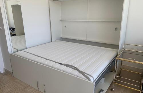 La Rousse Apartment | Studio with Private Parking