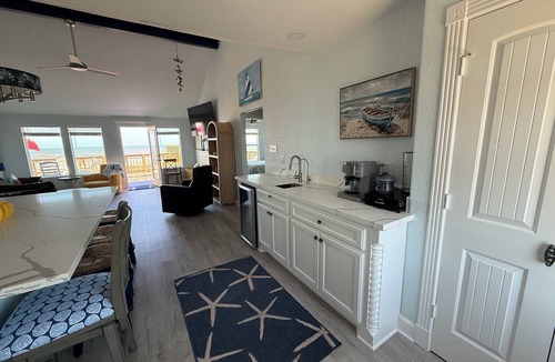 Surfside Beach House | Stunning Beach Front 4 Bedroom Beach House on Beautiful Surfside Beach