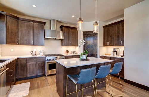 Baldy Mountain House | Stunning Luxury Home with Private Hot Tub!