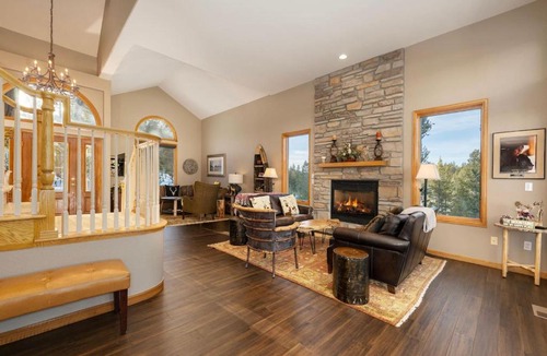 Pole Creek Meadows House | Stunning Mountain Retreat W Views Private Hot Tub