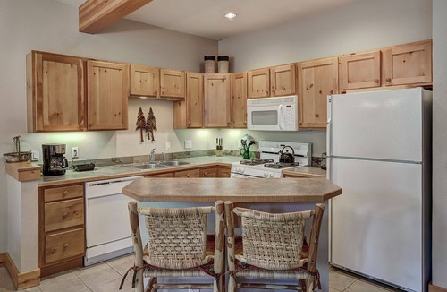 Keystone Condo | Stunning Mountain Views/Vaulted Ceilings/Hot Tub Access/Private Patio