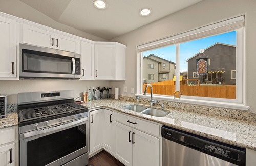 Longmont House | Stunning New Home w/Mtn Views & Fire Pit: Family-friendly & Centrally Located VR