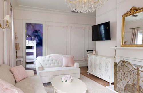 French Quarter House | Stunning, Newly Renovated Home with Crtyard, Blocks from French Quarter