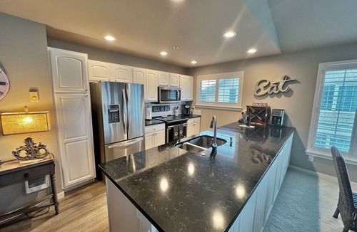 Westport Condo | Stunning Ocean View ~ Hot tub ~ 2BR/2 Bath ~EV Chargers!