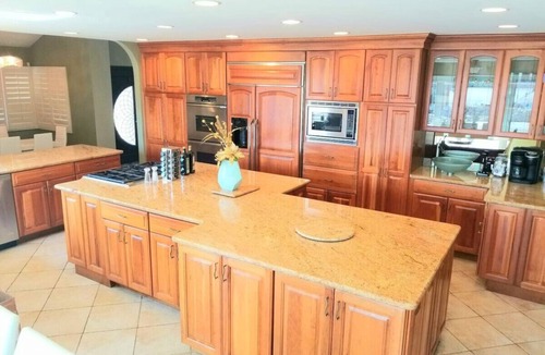 Anaheim Hills House | Stunning Panoramic Waterfront Pool Home Escape