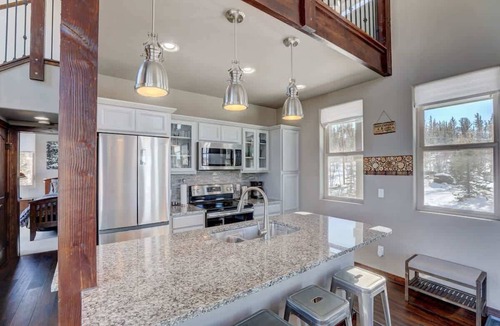 Como Cabin | Stunning Views from a Unique Mountain Cabin!