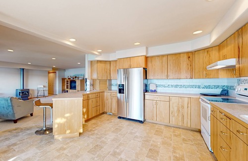 Shelton House | Stunning waterfront home offering breathtaking canal views & hot tub
