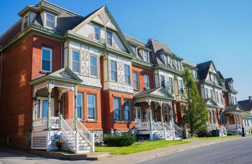 Poughkeepsie House | Stylish and spacious centrally located one bedroom apartment