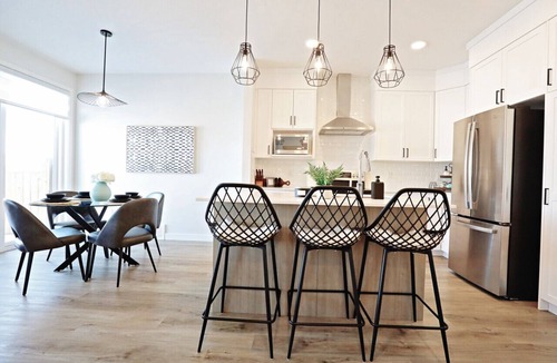 Southwest Edmonton House | Stylish Home with A/C|3 King Beds|Garage|Disney+