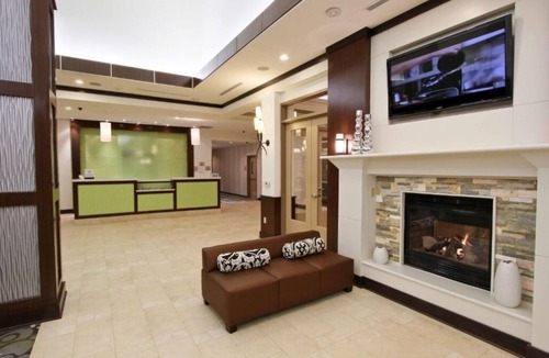 Covington Hotel | Stylish Modern Room for Relaxing Louisiana Getaways & Business Travels