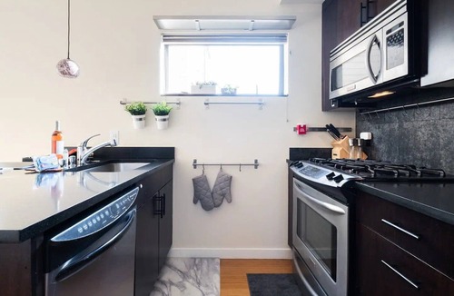 Columbia City House | Stylish Seattle Townhome Near Shops & Dining