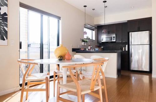 Columbia City House | Stylish Seattle Townhome Near Shops & Dining