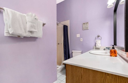 Mid-City Hotel | Stylish Studio | Close to NOLA Hotspots